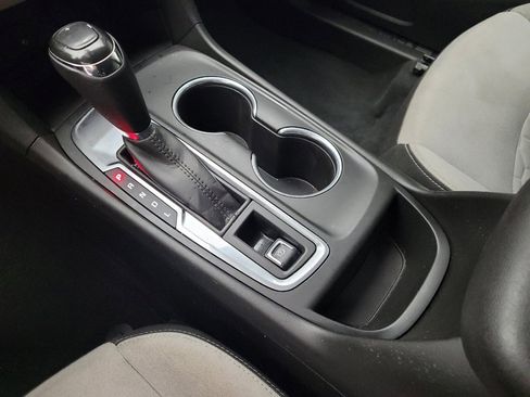 Used 2018 Chevrolet Equinox LT FWD image 26