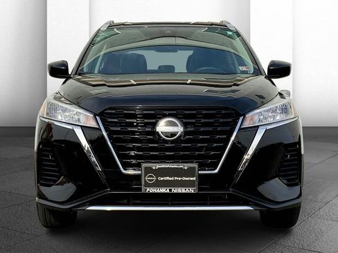 Certified 2022 Nissan Kicks SV image 2