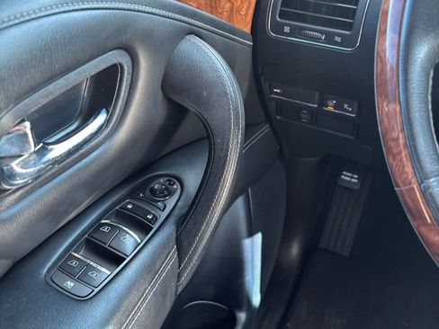 Used 2017 INFINITI QX80 2WD w/ Deluxe Technology Package image 18