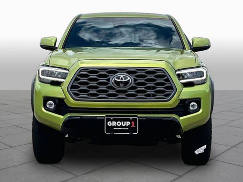 Used 2023 Toyota Tacoma TRD Off-Road w/ Technology Package AWD/4WD image 4