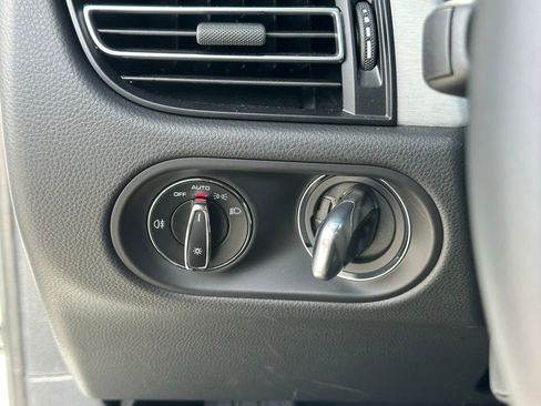 Used 2025 Porsche Macan Turbo image 34