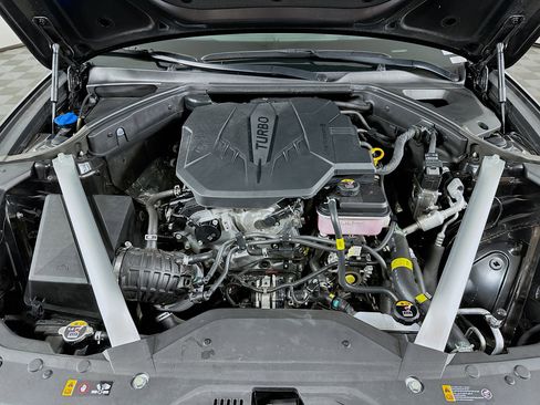 Used 2025 Genesis G70 2.5T image 32