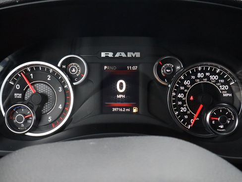 Used 2024 RAM 2500 Big Horn image 32