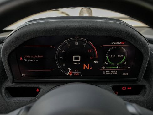 Used 2018 McLaren 720S image 24