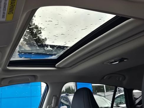 Certified 2025 Subaru Crosstrek 2.5i Limited w/ Crosstrek Mirror Package image 19