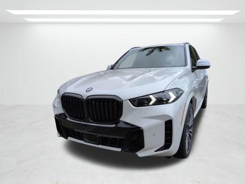 New 2026 BMW X5 xDrive40i w/ M Sport Package AWD/4WD image 8