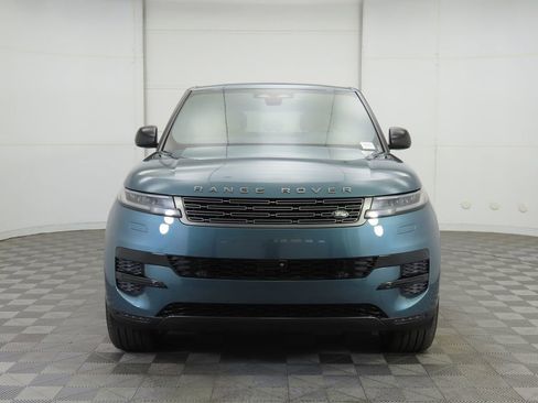 Used 2025 Land Rover Range Rover Sport SE image 2