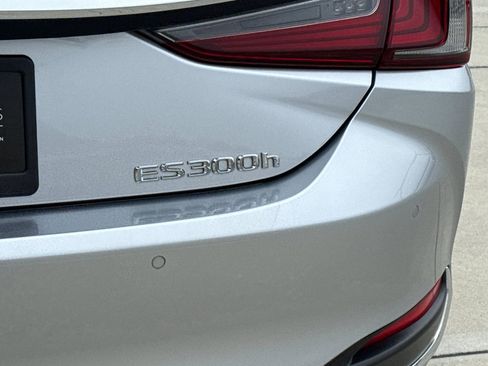 Certified 2025 Lexus ES 300h w/ Premium Package FWD image 13