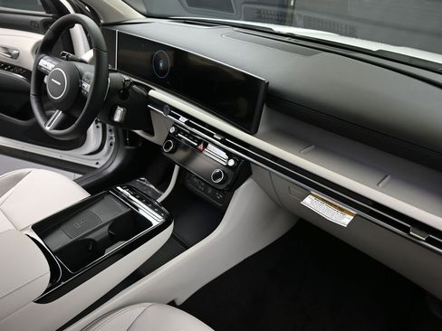 New 2026 Hyundai Tucson Limited image 13