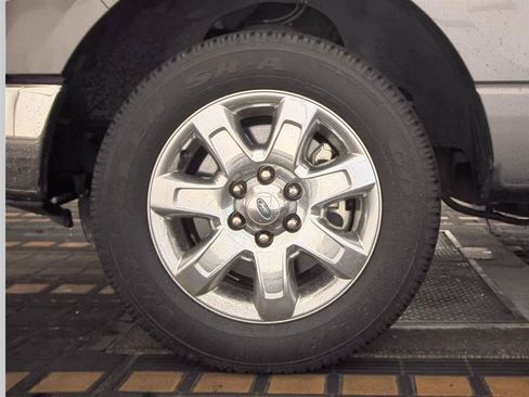 Used 2013 Ford F150 XLT w/ Luxury Equipment Group RWD image 9