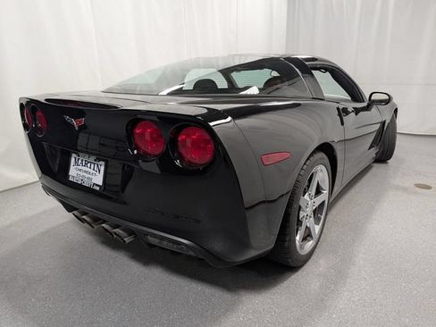 Used 2007 Chevrolet Corvette Coupe w/ Performance Package RWD image 3