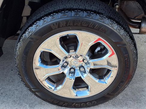Used 2020 RAM 1500 Big Horn AWD/4WD image 10