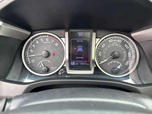 Used 2017 Toyota Tacoma Limited image 23