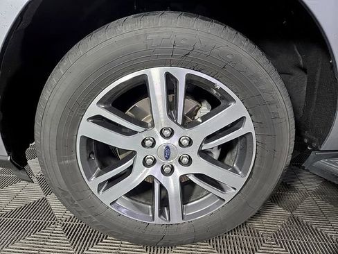 Certified 2024 Ford Expedition Limited image 9