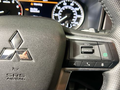 Used 2024 Mitsubishi Outlander SE image 19