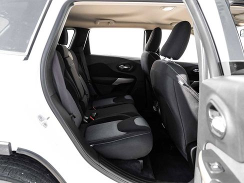 Used 2018 Jeep Cherokee Latitude image 35