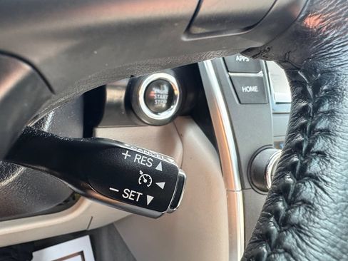 Used 2015 Toyota Camry XLE w/ Moonroof Package FWD image 34