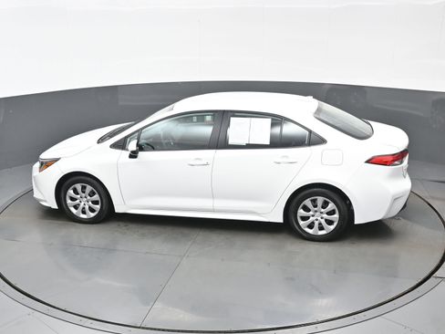 Used 2024 Toyota Corolla LE image 35