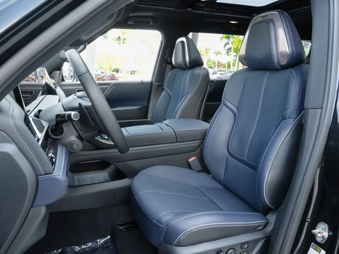 Certified 2026 INFINITI QX80 4WD w/ Sport Exterior Package image 8