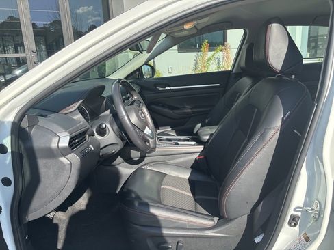 Used 2024 Nissan Altima 2.5 SR image 37