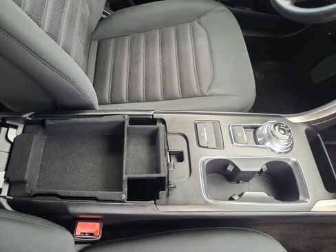 Used 2018 Ford Fusion SE FWD image 26