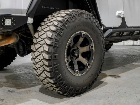 Used 2018 Jeep Wrangler Unlimited Sahara image 59