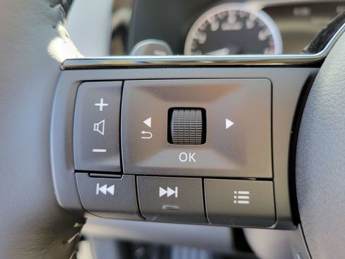 New 2025 Nissan Pathfinder SL image 35