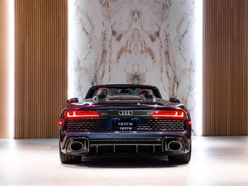 Used 2022 Audi R8 V10 w/ Carbon Exterior Package image 7