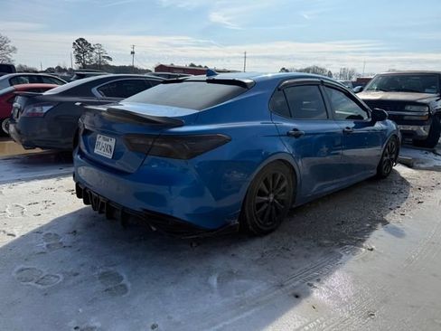 Used 2019 Toyota Camry LE w/ Carpet Mat Package image 5