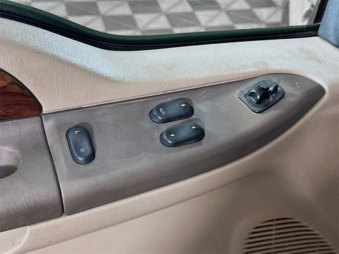 Used 2001 Ford F250 Lariat image 23