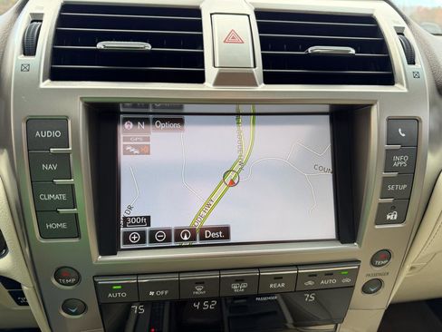 Used 2016 Lexus GX 460 w/ Premium Package image 19