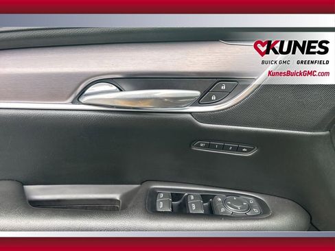 Used 2018 Cadillac XT5 Luxury w/ Driver Awareness Package image 15