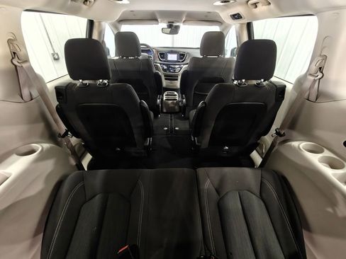 Used 2023 Chrysler Voyager LX FWD image 26
