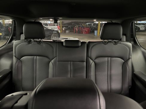 Used 2025 Jeep Wagoneer 4WD w/ Convenience Group I image 15