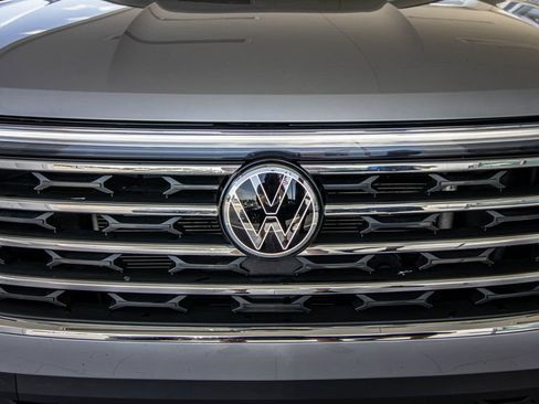 Certified 2024 Volkswagen Atlas SE FWD image 7