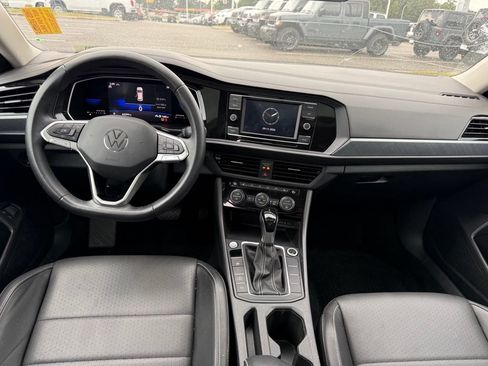 Used 2022 Volkswagen Jetta SE FWD image 9