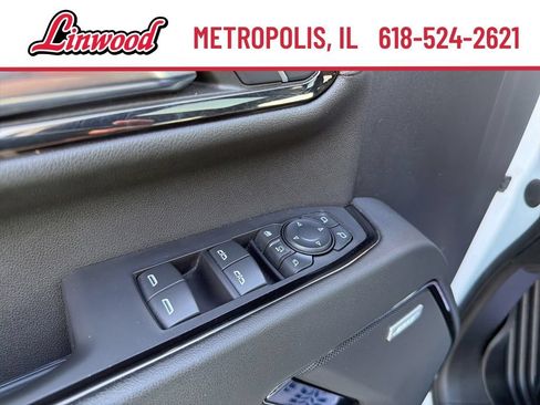 Used 2024 GMC Sierra 2500 AT4 w/ AT4 Premium Plus Package AWD/4WD image 18