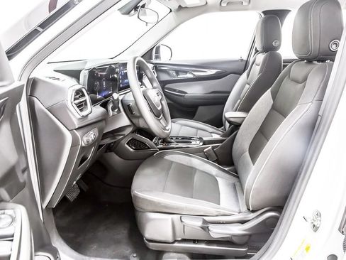 Used 2024 Chevrolet TrailBlazer LS w/ LS Confidence Package FWD image 24