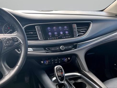 Used 2020 Buick Enclave Essence w/ Sound and Sites Package AWD/4WD image 6