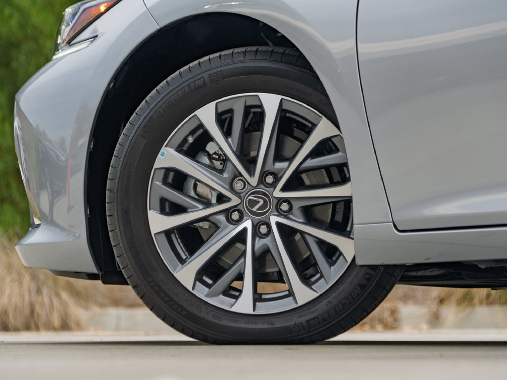 Certified 2024 Lexus ES 350 w/ Accessory Package (Z1) FWD image 9