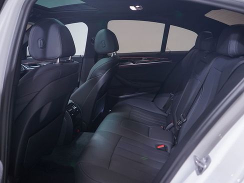 Used 2023 BMW 540i w/ M Sport Package RWD image 9