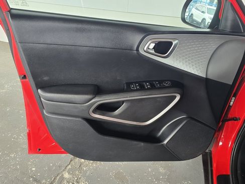 Used 2024 Kia Soul LX image 21