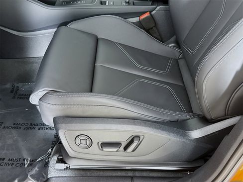 New 2025 Audi Q3 2.0T Premium image 18