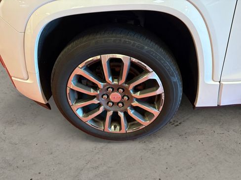 Used 2023 GMC Acadia Denali AWD/4WD image 14