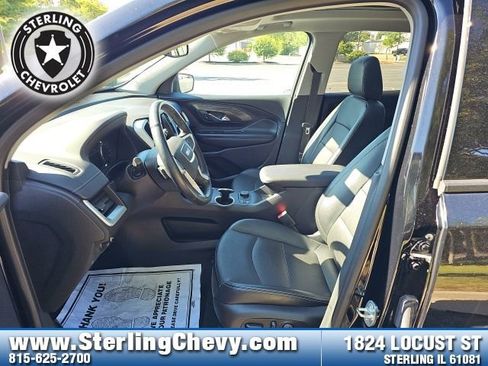 Used 2023 GMC Terrain SLT w/ Elevation Edition image 9