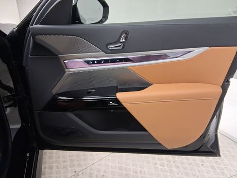 New 2026 BMW 740i w/ Premium Package image 27