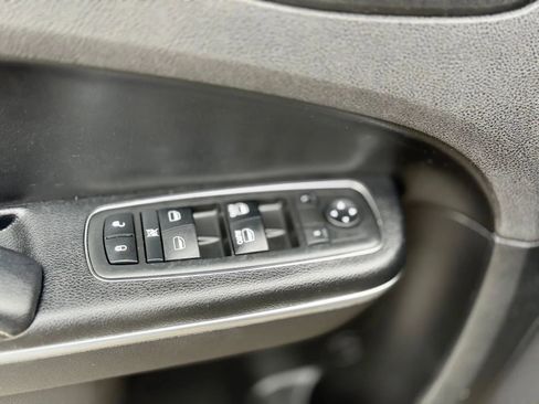 Used 2017 Chrysler 300 S AWD/4WD image 32