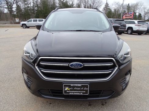 Used 2017 Ford Escape SE Sport w/ Equipment Group 201A image 3