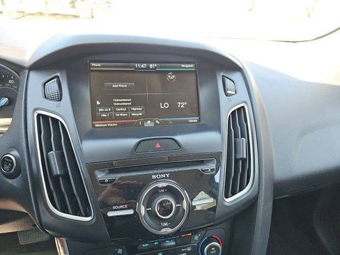 Used 2015 Ford Focus Titanium image 21
