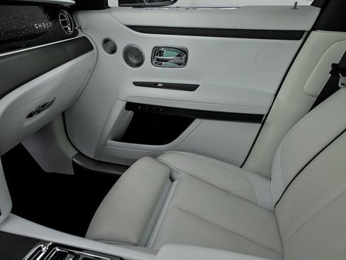 Used 2022 Rolls-Royce Ghost AWD/4WD image 40